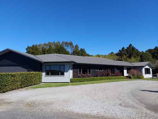 1443 Poihipi Road, Kinloch
