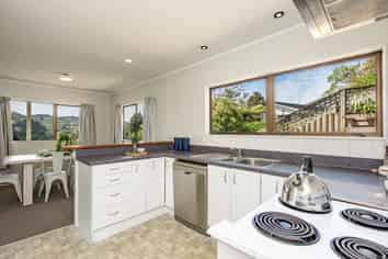 65 Allington Road, Karori