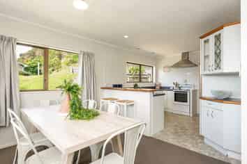 65 Allington Road, Karori