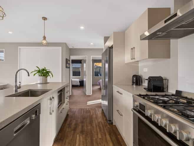 37 Risinghurst Terrace, Lower Shotover