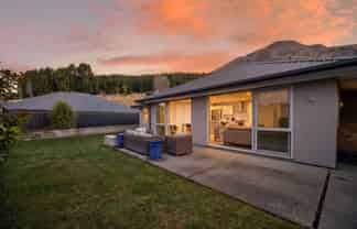 37 Risinghurst Terrace, Lower Shotover
