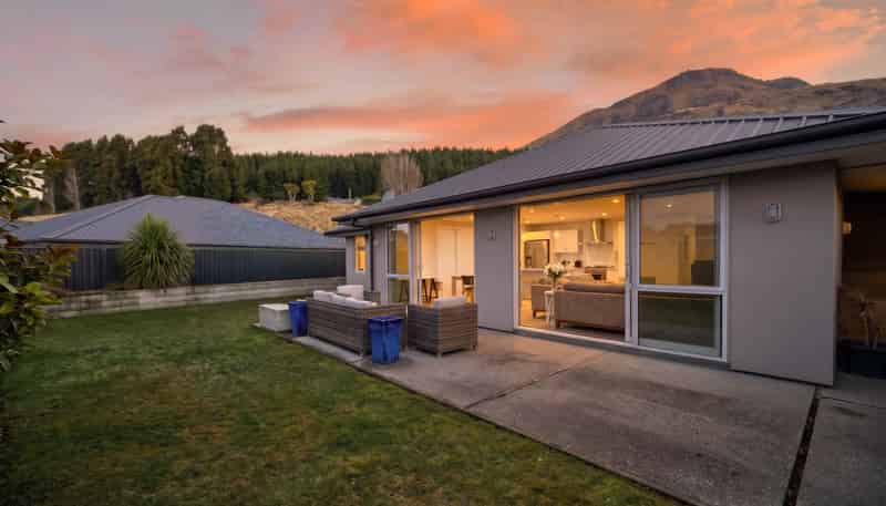37 Risinghurst Terrace, Lower Shotover