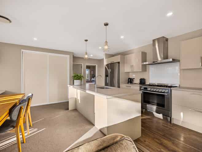 37 Risinghurst Terrace, Lower Shotover