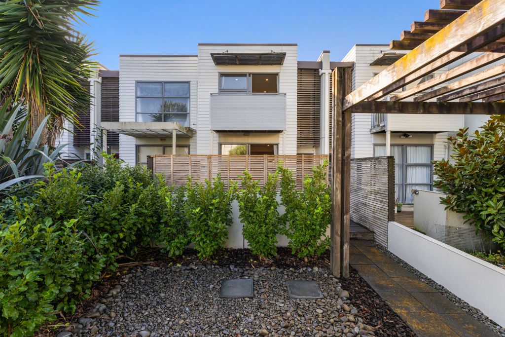 Most Affordable Addison 1st Home - Vista 2