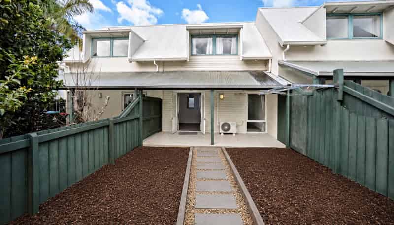 24/1 Water Street, Otahuhu