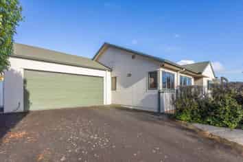 1 Sunnyhills Avenue, Glenview