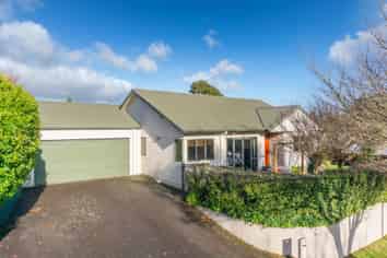 1 Sunnyhills Avenue, Glenview