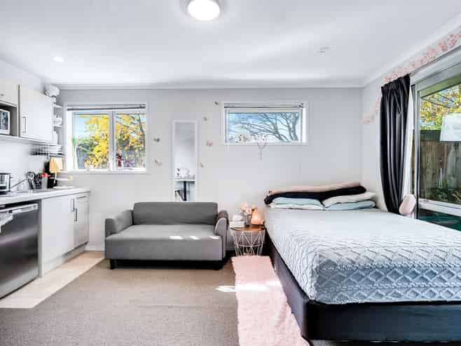 B/8/30 Hunter Street, Hamilton Lake