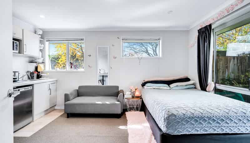 B/8/30 Hunter Street, Hamilton Lake