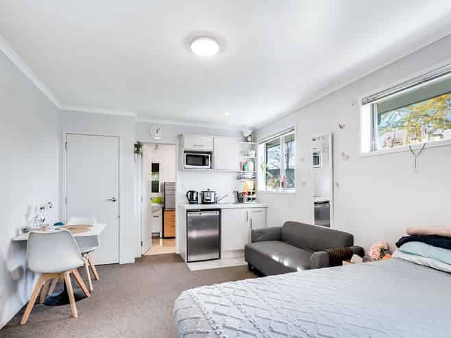 B/8/30 Hunter Street, Hamilton Lake