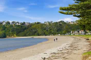 18B The Esplanade, Eastern Beach