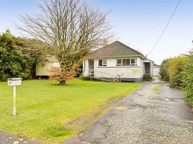 70 Pembroke Road West, Stratford