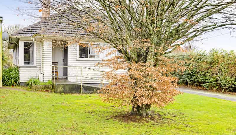 70 Pembroke Road West, Stratford