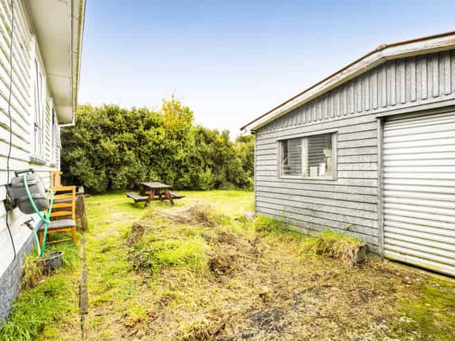 70 Pembroke Road West, Stratford