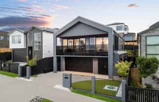 16 Pakirikiri Street, Long Bay