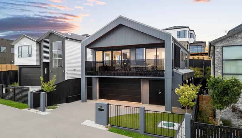 16 Pakirikiri Street, Long Bay