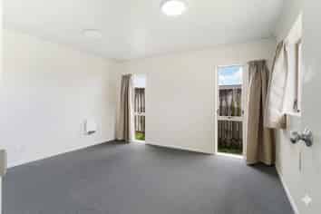 7 Mark Edgar Place, Clendon Park