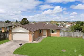 7 Mark Edgar Place, Clendon Park
