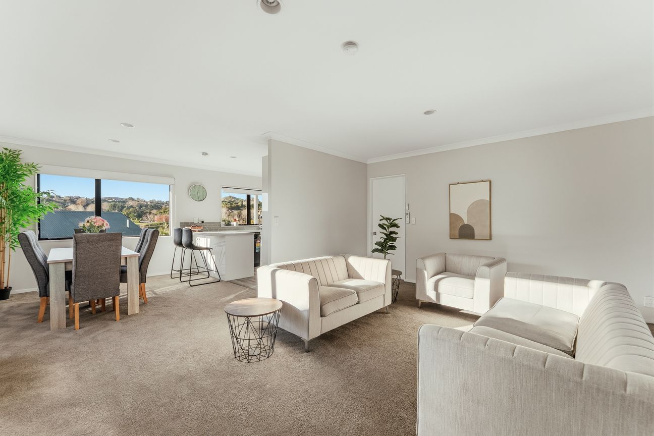 Spacious, Renovated & Ready to Enjoy – pohled 2