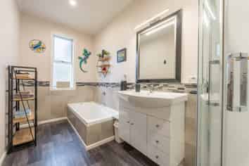 21 Hassall Street, Parkside