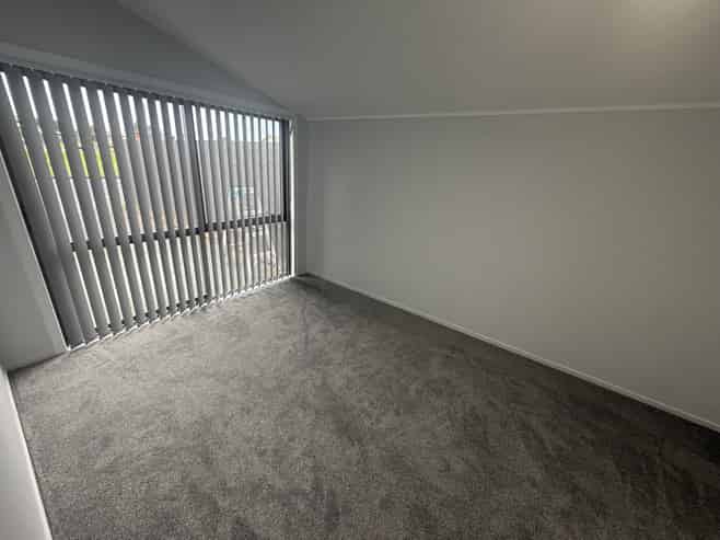 2/77 Templeton Place, Clendon Park