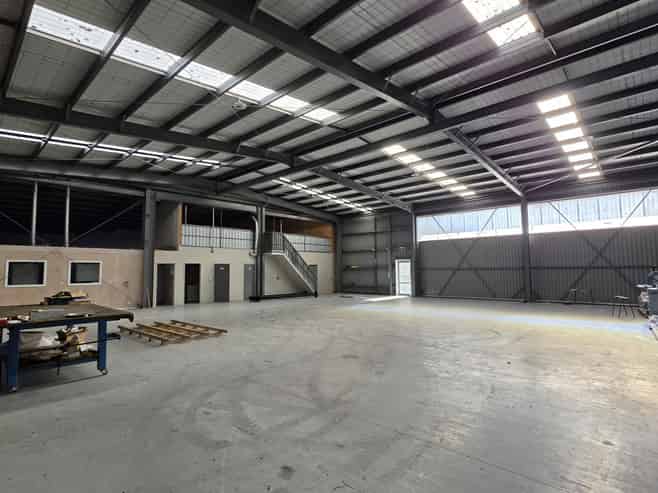 High-profile industrial premises at SH1