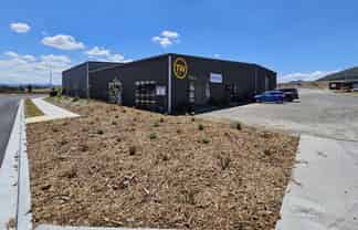 High-profile industrial premises at SH1