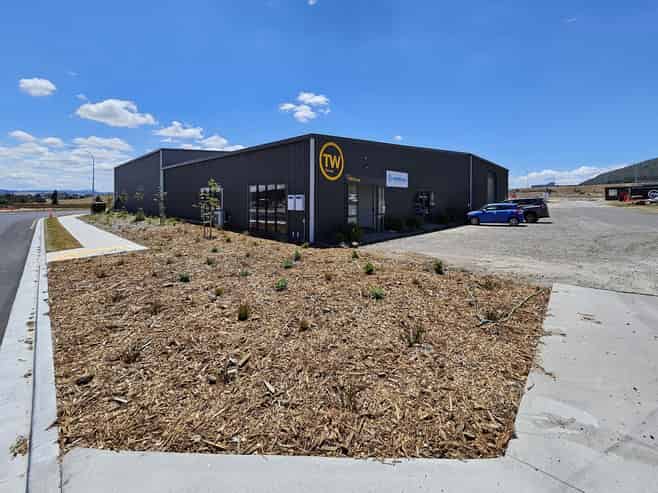 High-profile industrial premises at SH1