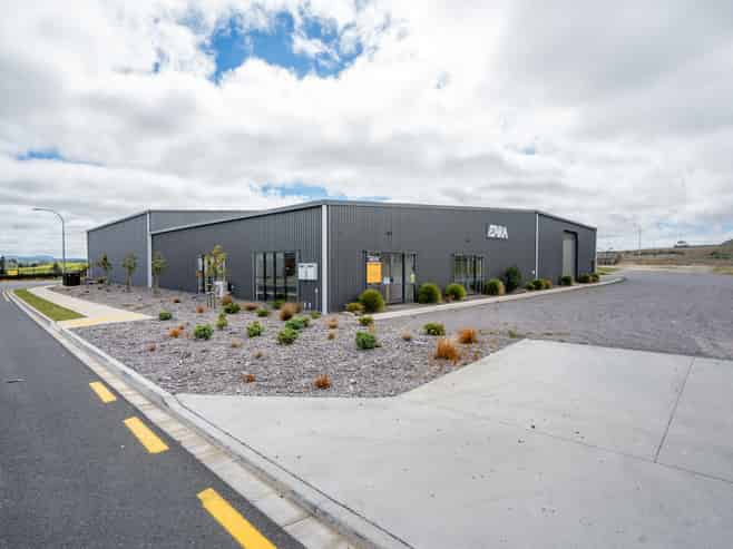 High-profile industrial premises at SH1
