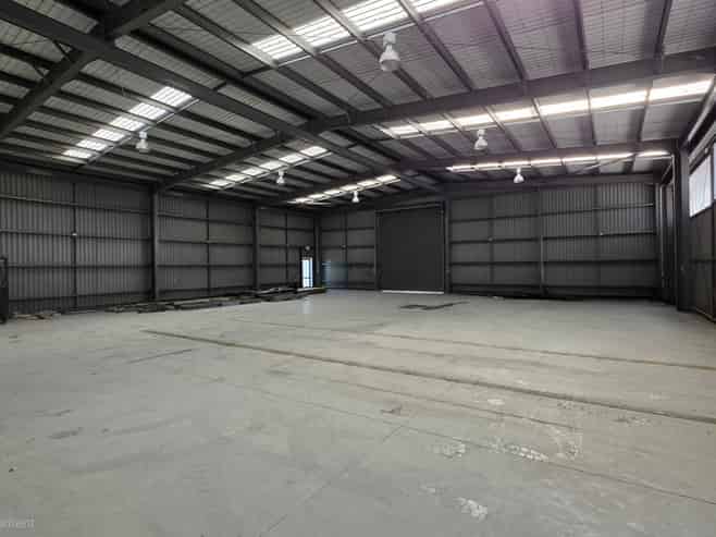 High-profile industrial premises at SH1