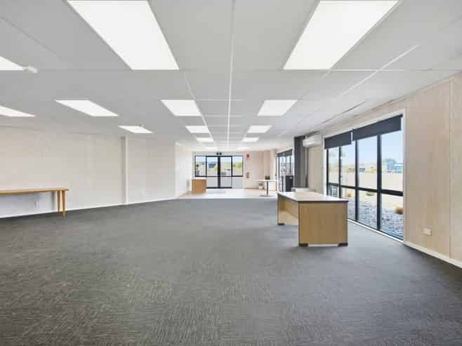 High-profile industrial premises at SH1