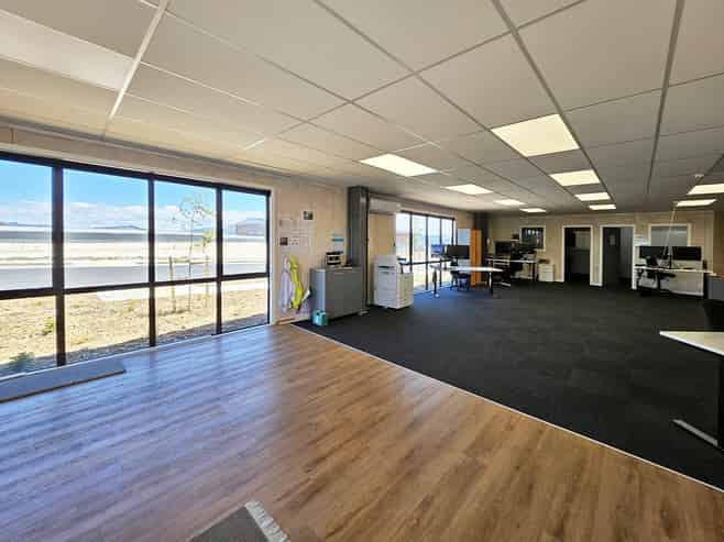 High-profile industrial premises at SH1