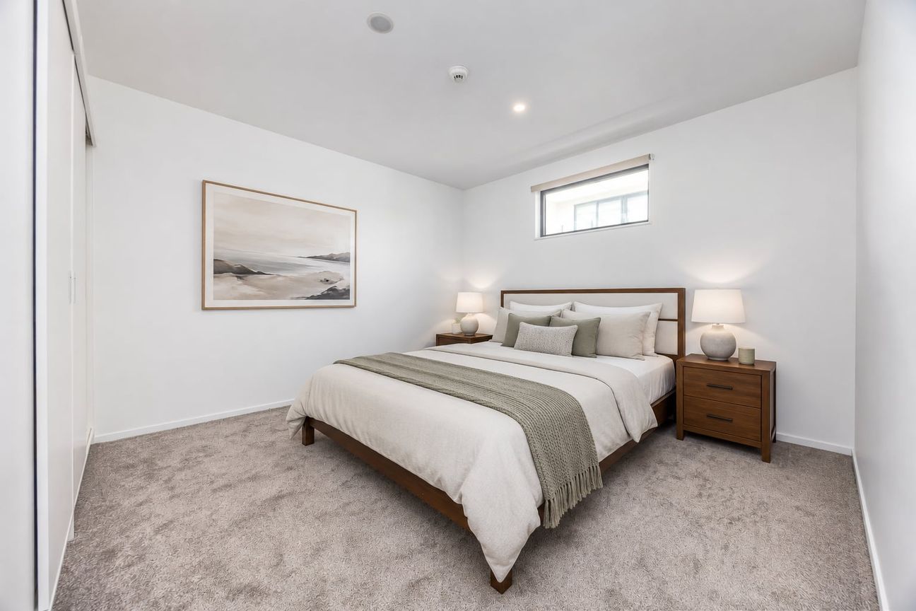 Daylight Robbery: 2 beds, 2 baths, 2 cars - Mehr