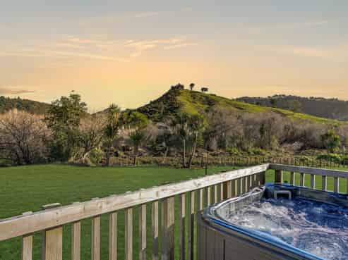 100 Kon Tiki Road, Whiritoa