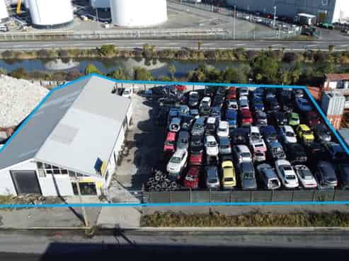 Freehold Warehouse + Large Yard 