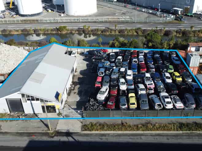 Freehold Warehouse + Large Yard 