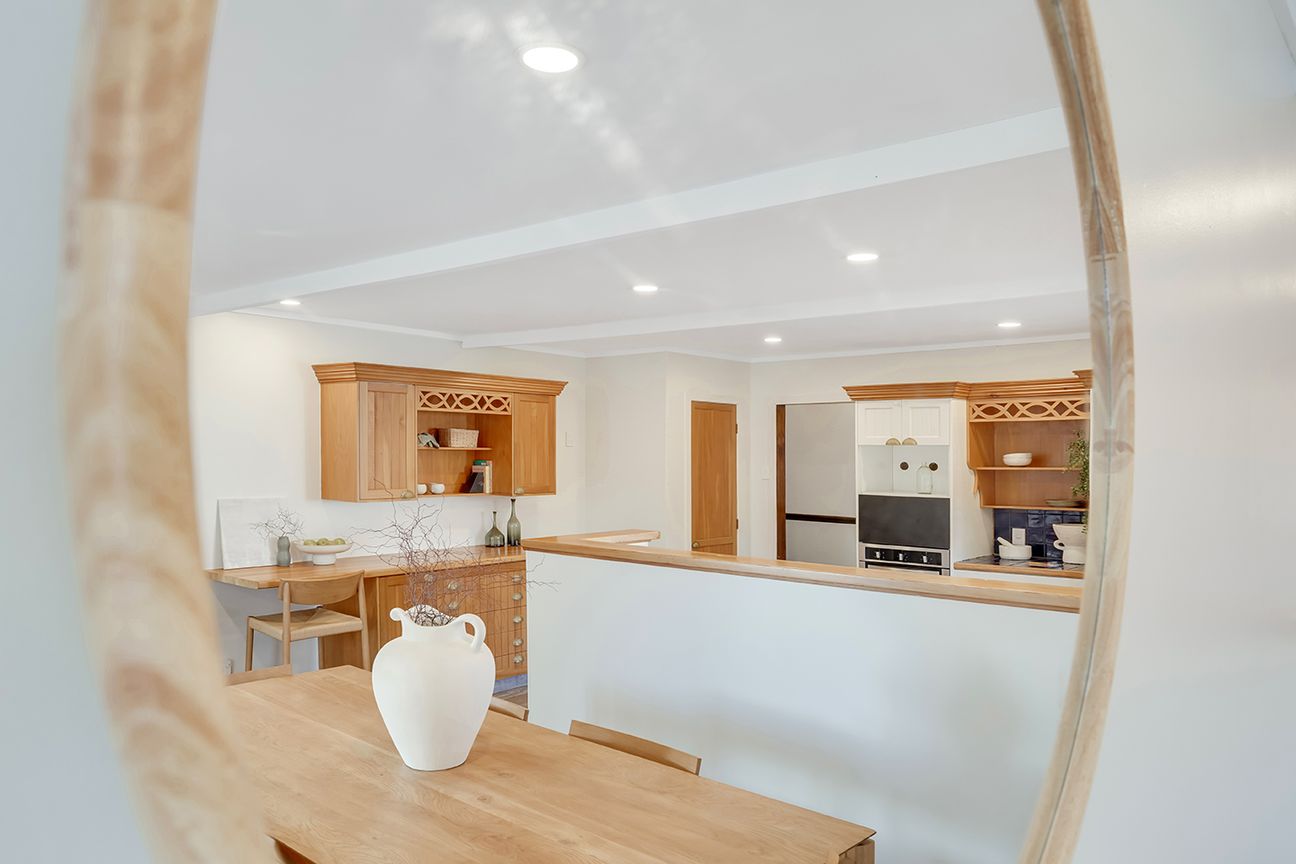 Character Charm Meets Expansive Modern Living - Ansicht 5