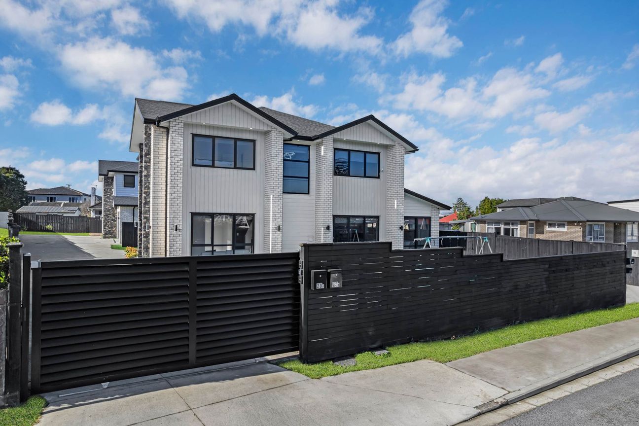 Luxury, Space & Versatility–A Home That Has It All – pohled 6