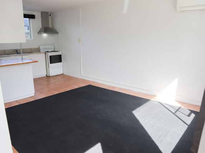 2/21 Olliviers Road, Phillipstown
