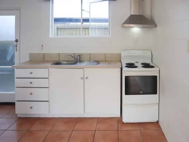 2/21 Olliviers Road, Phillipstown