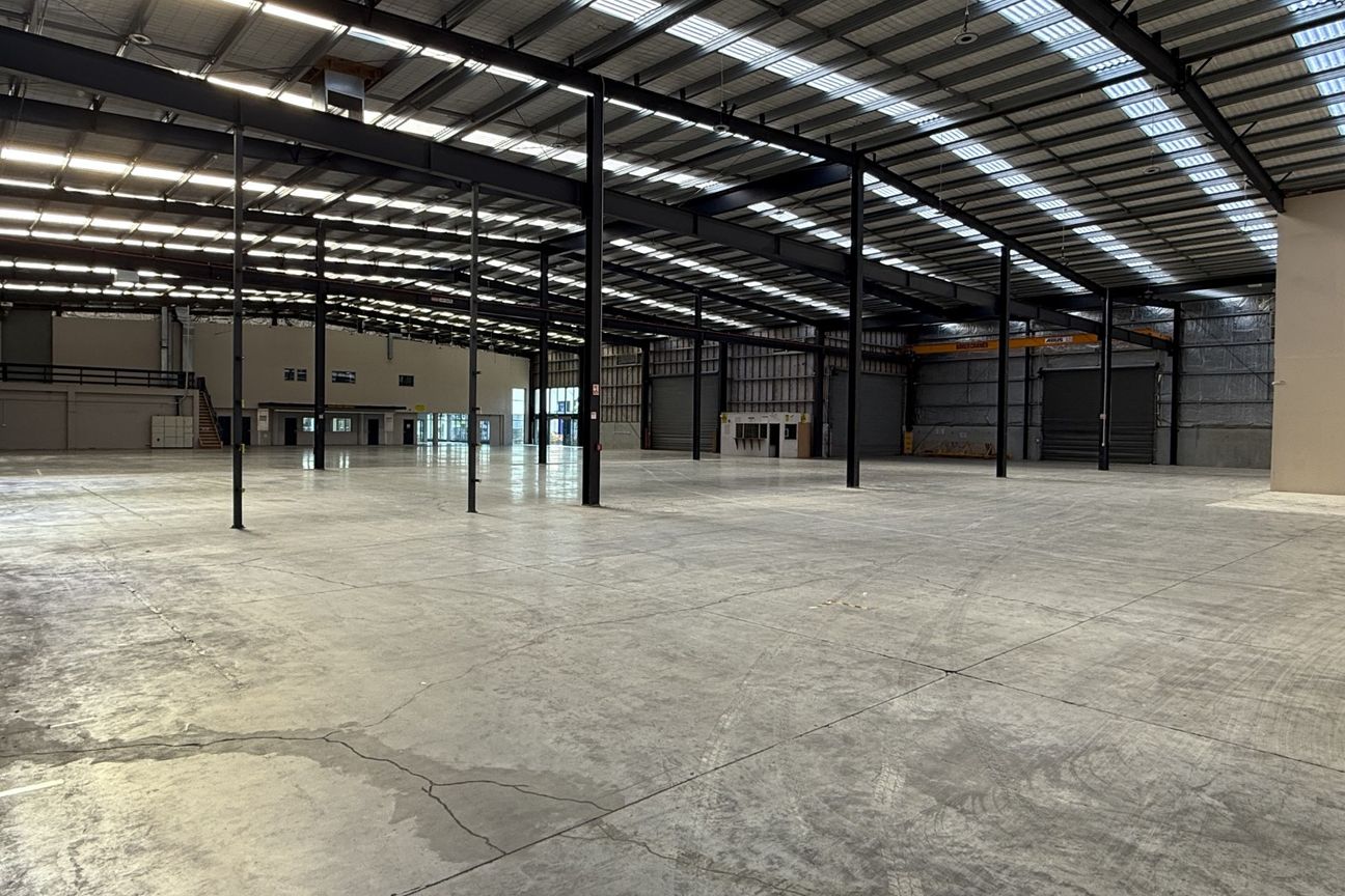 Functional warehouse with flexible office options - Ansicht 3