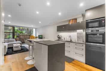 15/6 Waima Street , Grey Lynn