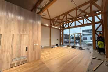 NEW HIGH-PROFILE CORNER SHOWROOM 
