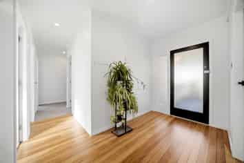 6 Crystal Avenue, Glendene