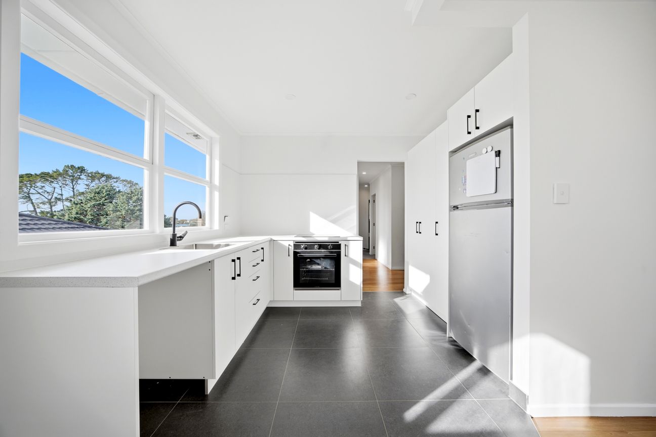 Crystal Living On Crystal Avenue! - Vista 3