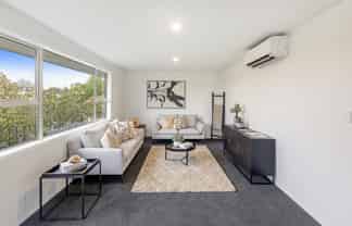 1/339 Hereford Street, Linwood