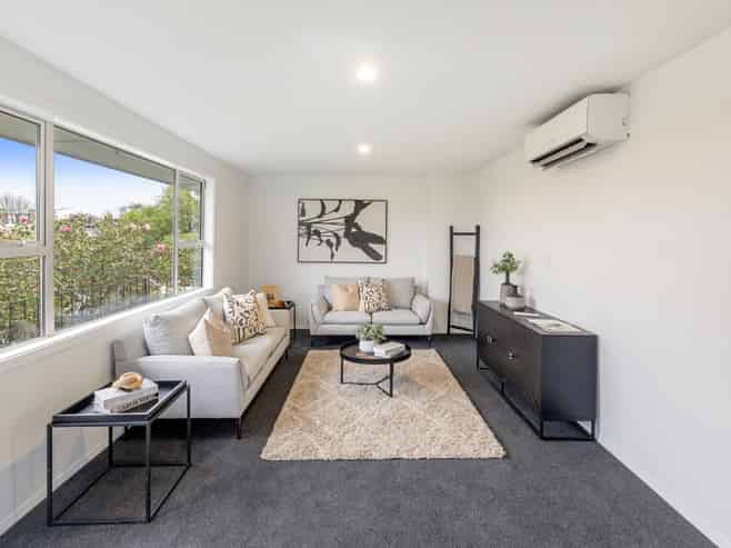 1/339 Hereford Street, Linwood