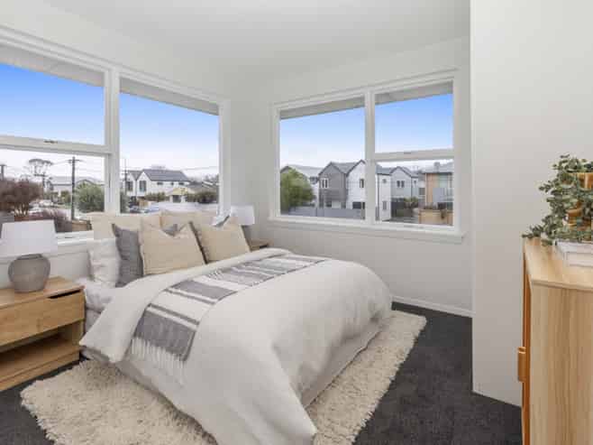 1/339 Hereford Street, Linwood