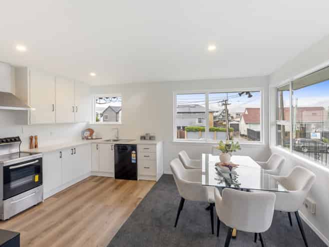 1/339 Hereford Street, Linwood