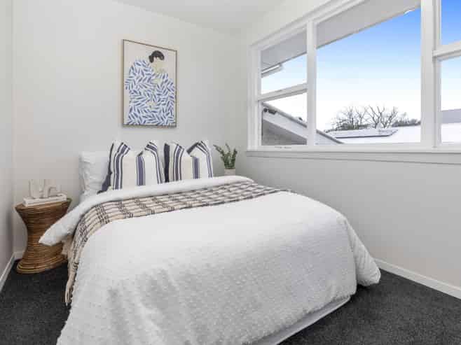 1/339 Hereford Street, Linwood